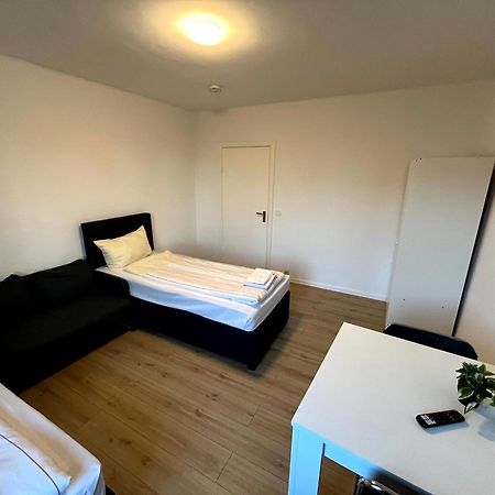 3-Zimmer Monteurwohnung Mit Balkon Neumuenster Luaran gambar