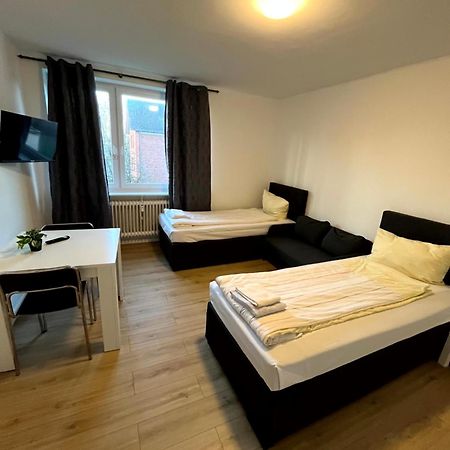 3-Zimmer Monteurwohnung Mit Balkon Neumuenster Luaran gambar