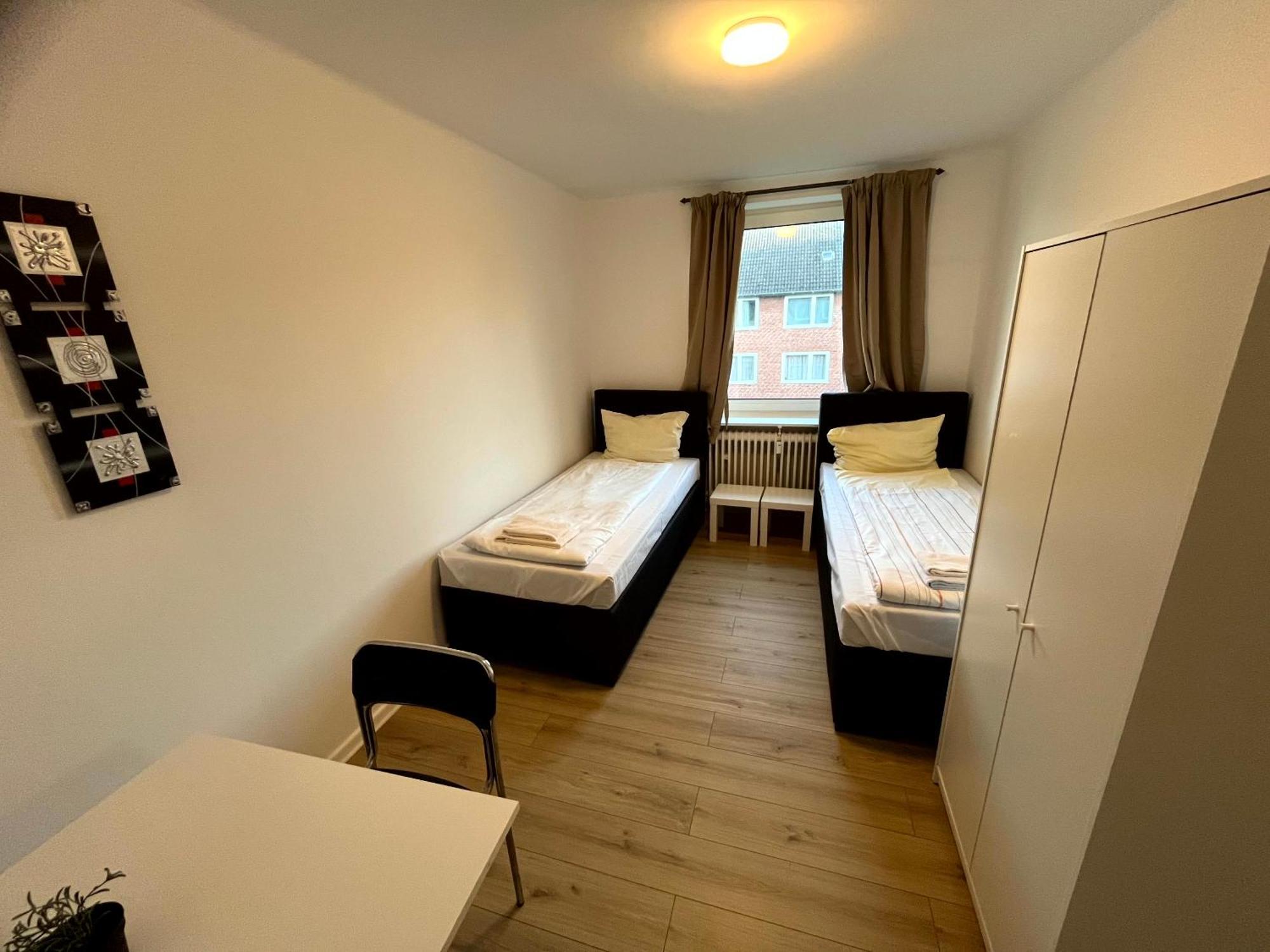 3-Zimmer Monteurwohnung Mit Balkon Neumuenster Luaran gambar