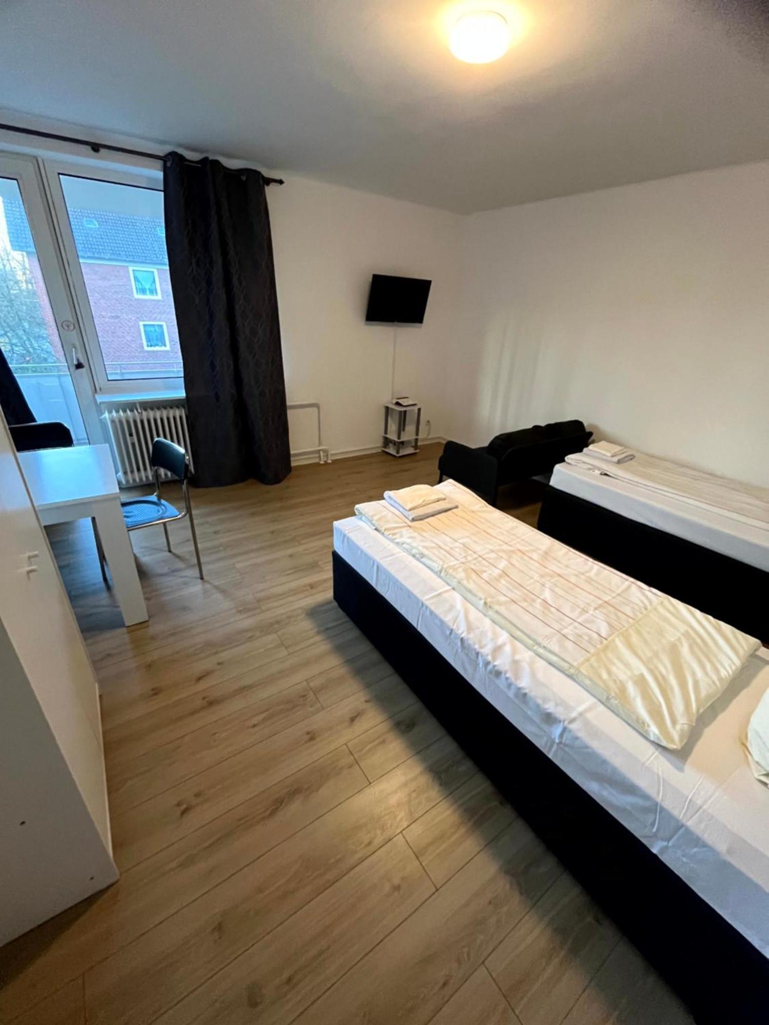 3-Zimmer Monteurwohnung Mit Balkon Neumuenster Luaran gambar