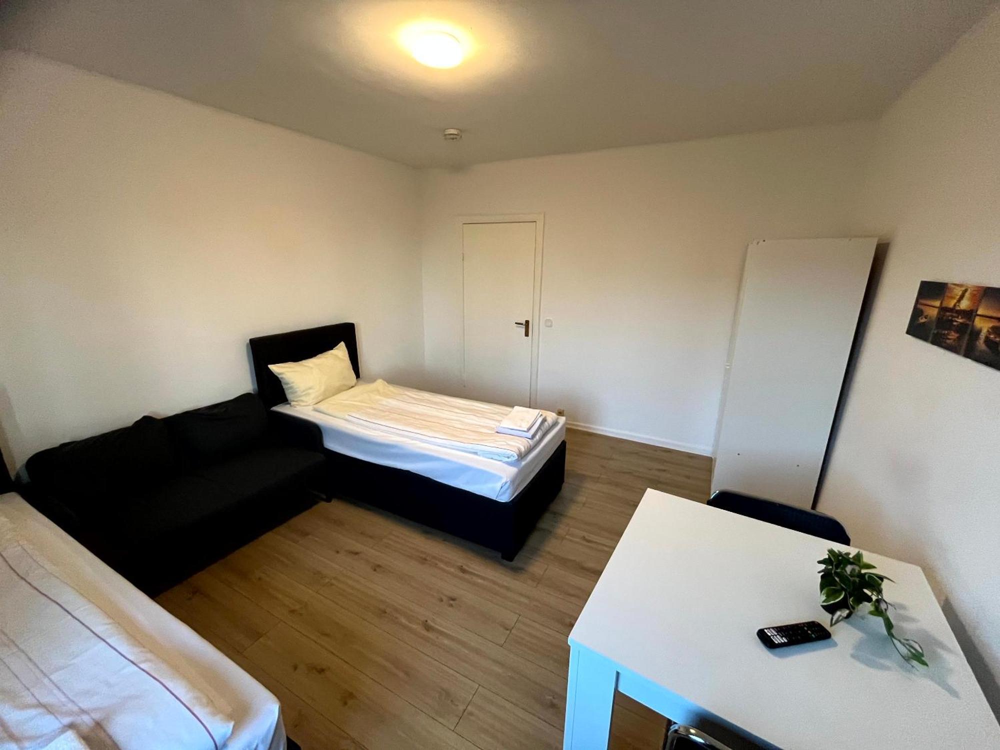 3-Zimmer Monteurwohnung Mit Balkon Neumuenster Luaran gambar