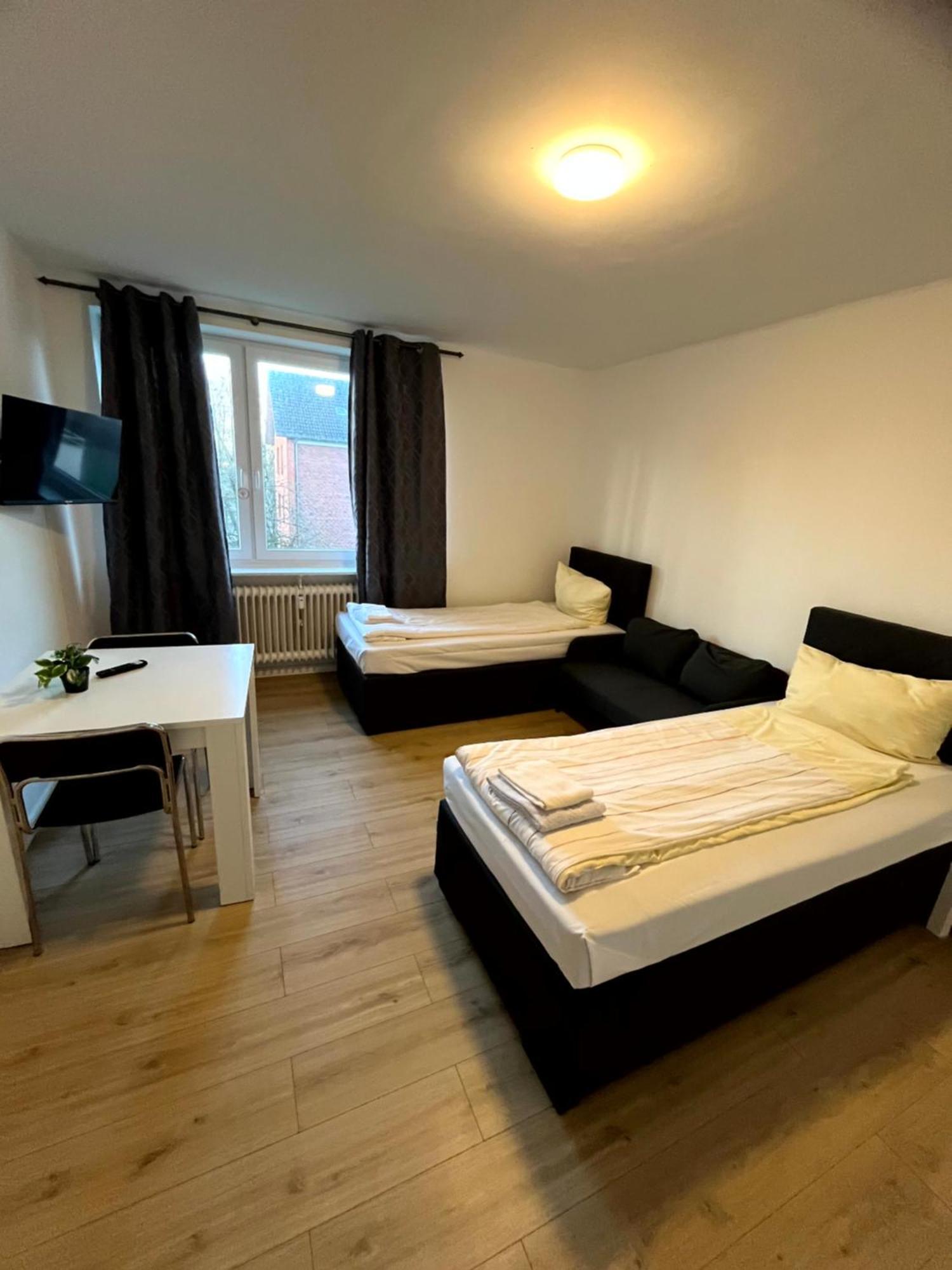 3-Zimmer Monteurwohnung Mit Balkon Neumuenster Luaran gambar
