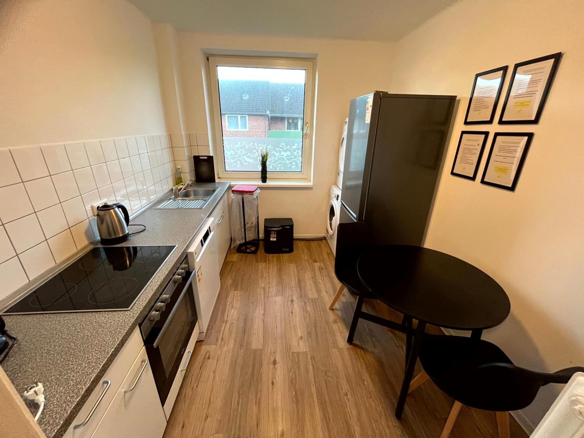 3-Zimmer Monteurwohnung Mit Balkon Neumuenster Luaran gambar